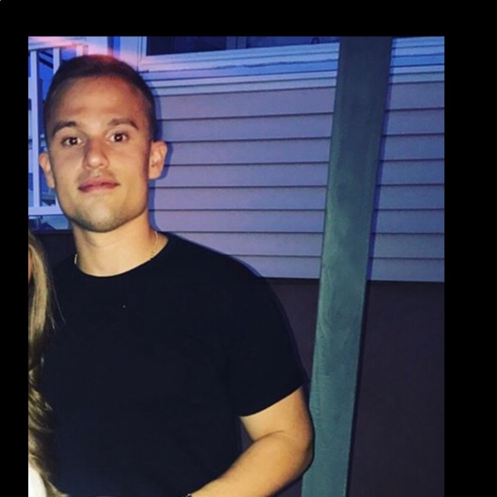 Meet your Posher, Ethan